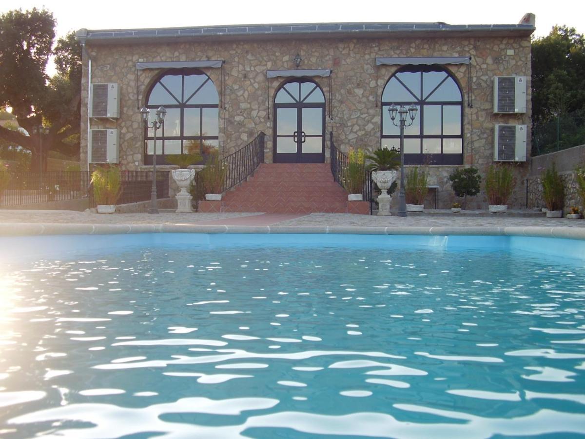 Hotel Rural El Convento Valencia de Alcantara Exterior photo